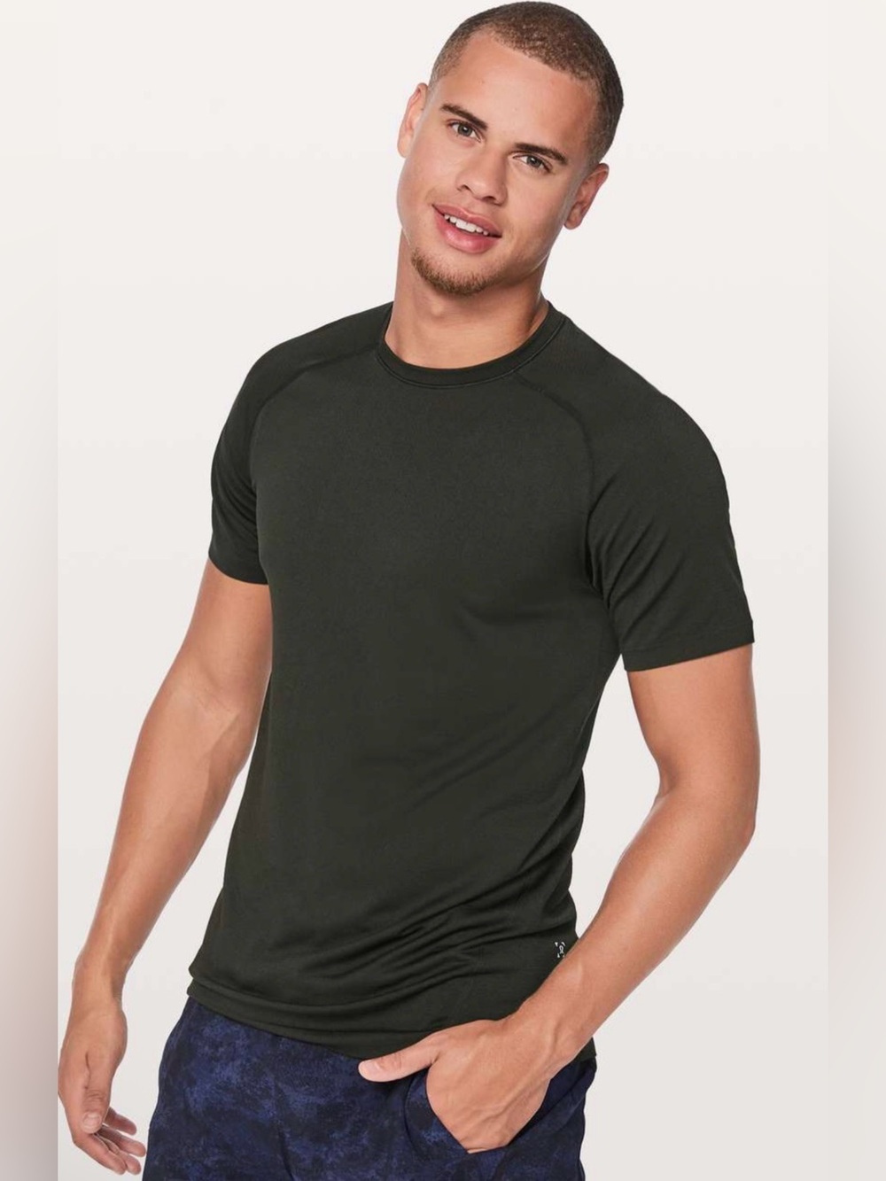 Lululemon Metal Vent Tech Short Sleeve
Size: XXL
Black / Black